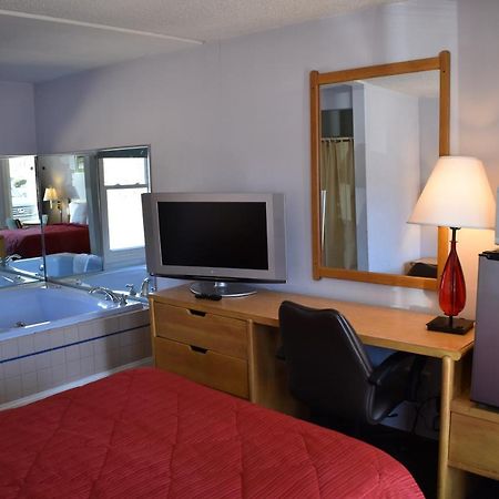 ברטונסוויל Pocono Night Lodge מראה חיצוני תמונה