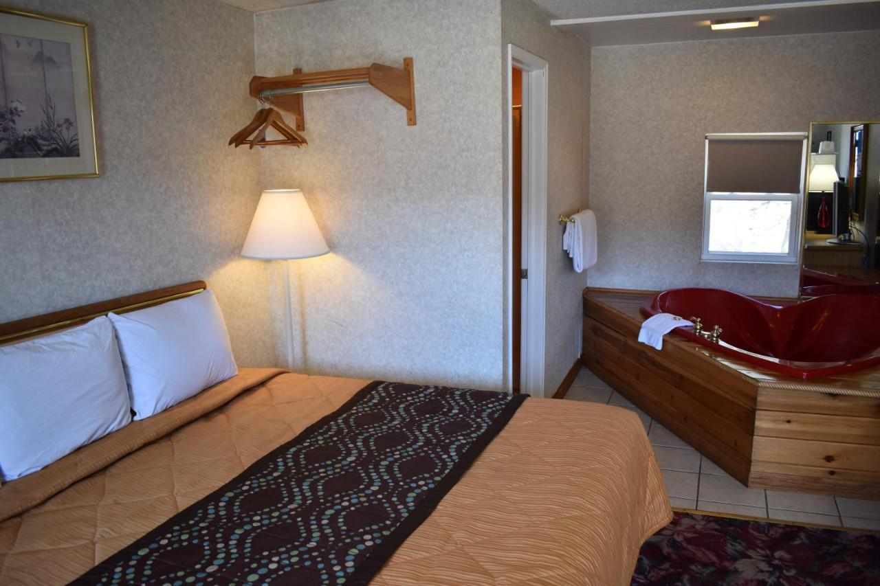 ברטונסוויל Pocono Night Lodge מראה חיצוני תמונה