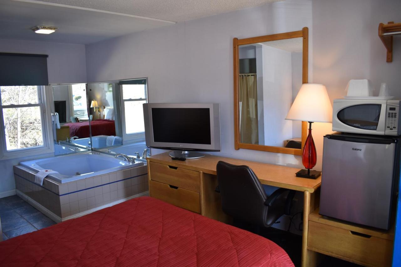 ברטונסוויל Pocono Night Lodge מראה חיצוני תמונה