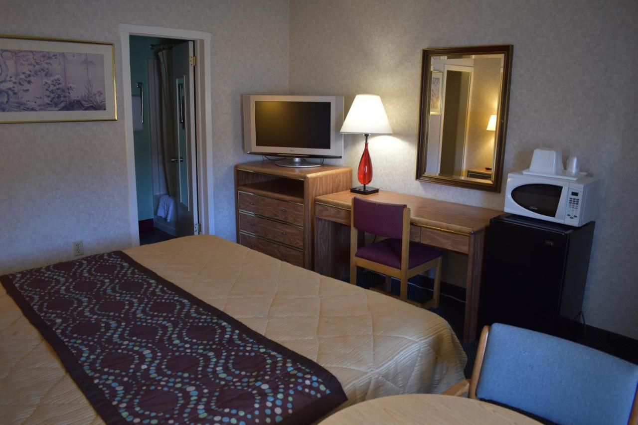 ברטונסוויל Pocono Night Lodge מראה חיצוני תמונה